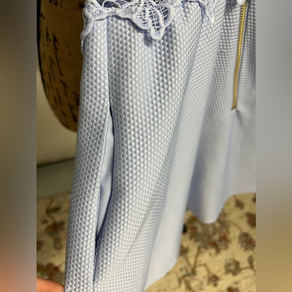 Beautiful dress - Picture 3 of 4